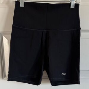 ALO Yoga Women's Black Bike Shorts